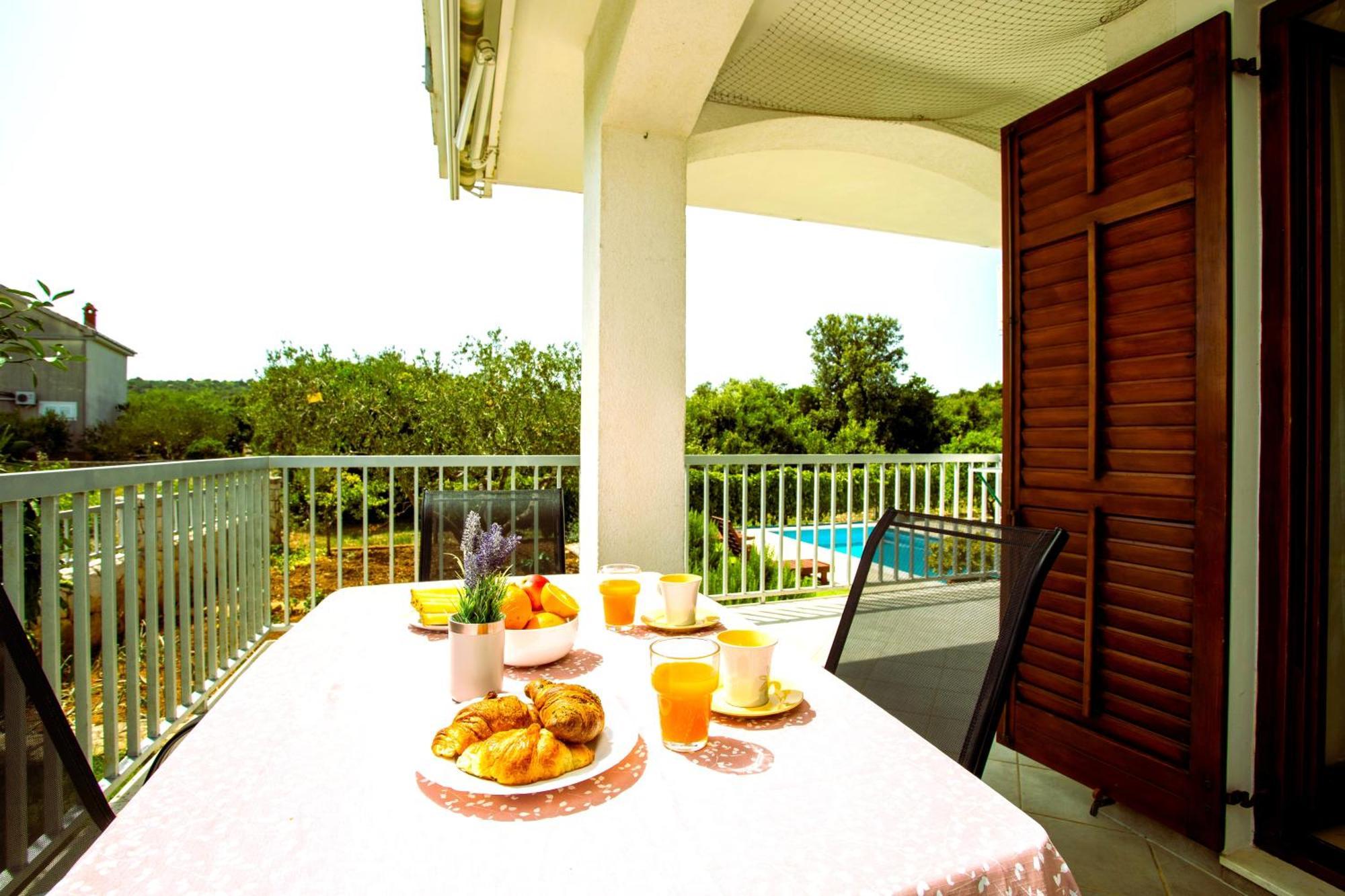 Holiday House Nena With Pool Vinišće 외부 사진